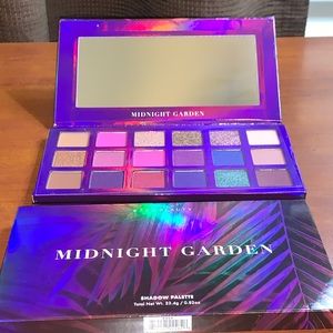 4/$15 Kara Midnight Beauty eyeshadow palette